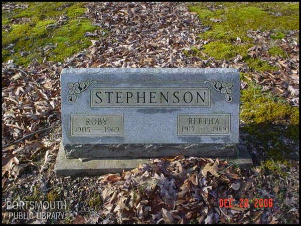 stephenson-roby-bertha-tomb-newman-cem.jpg