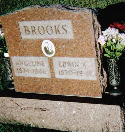 brooks-edwin-angeline-tomb-moon-cem.jpg