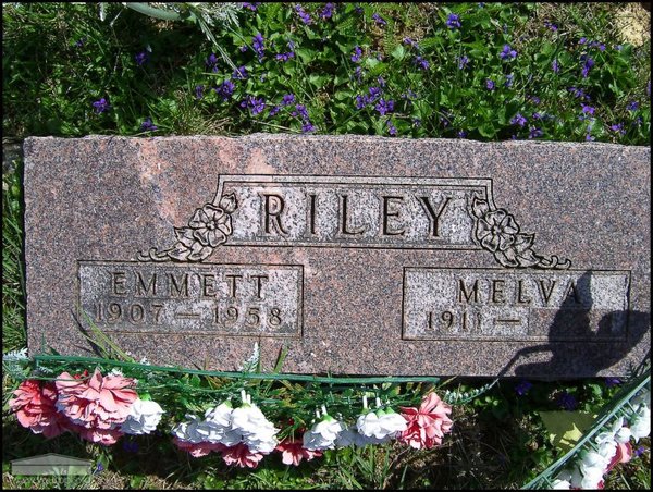 riley-emmett-melva-tomb-mt-joy-cem.jpg