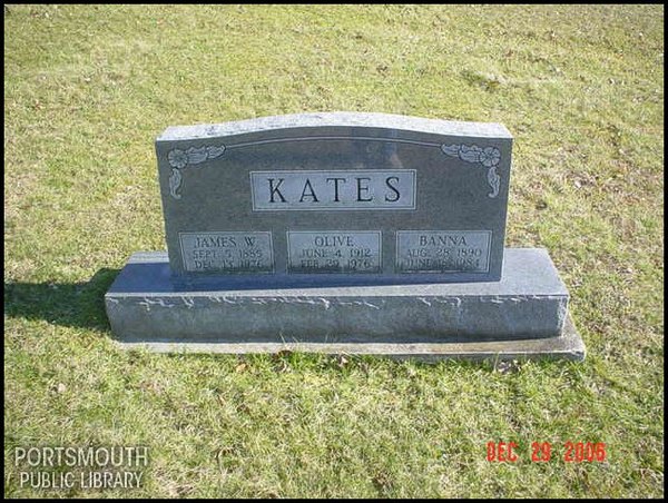 kates-james-olive-banna-tomb-newman-cem.jpg