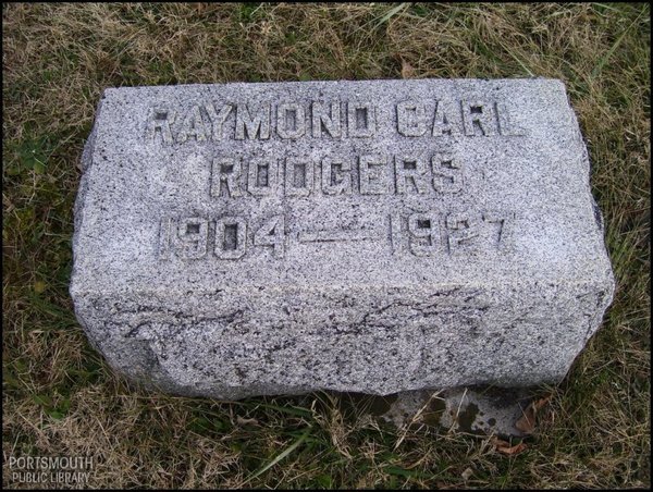 rogers-raymond-tomb-west-union-ioof-cem.jpg