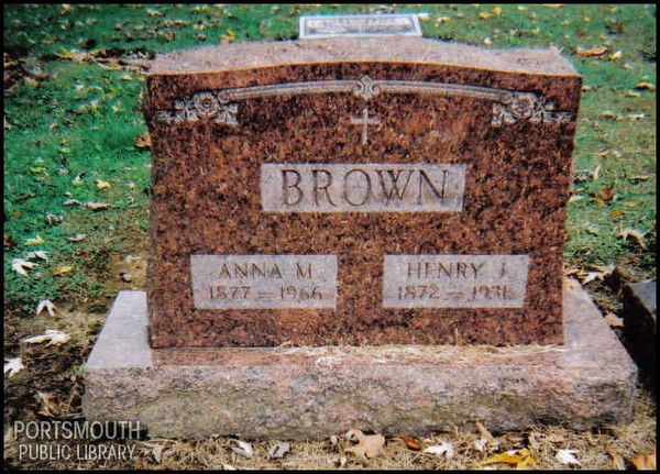 brown-henry-anna-tomb-greenlawn-cem.jpg