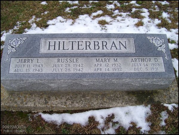 hilterbran-jerry-russle-mary-arthor-tomb-locust-grove.jpg