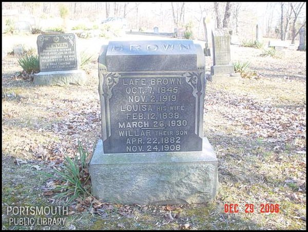 brown-lafe-louisa-willar-tomb-newman-cem.jpg